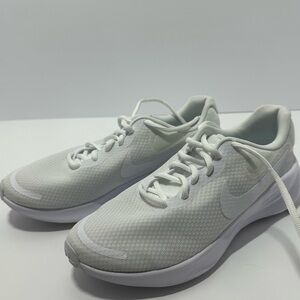 Nike Women's Revolution 7 Sneakers